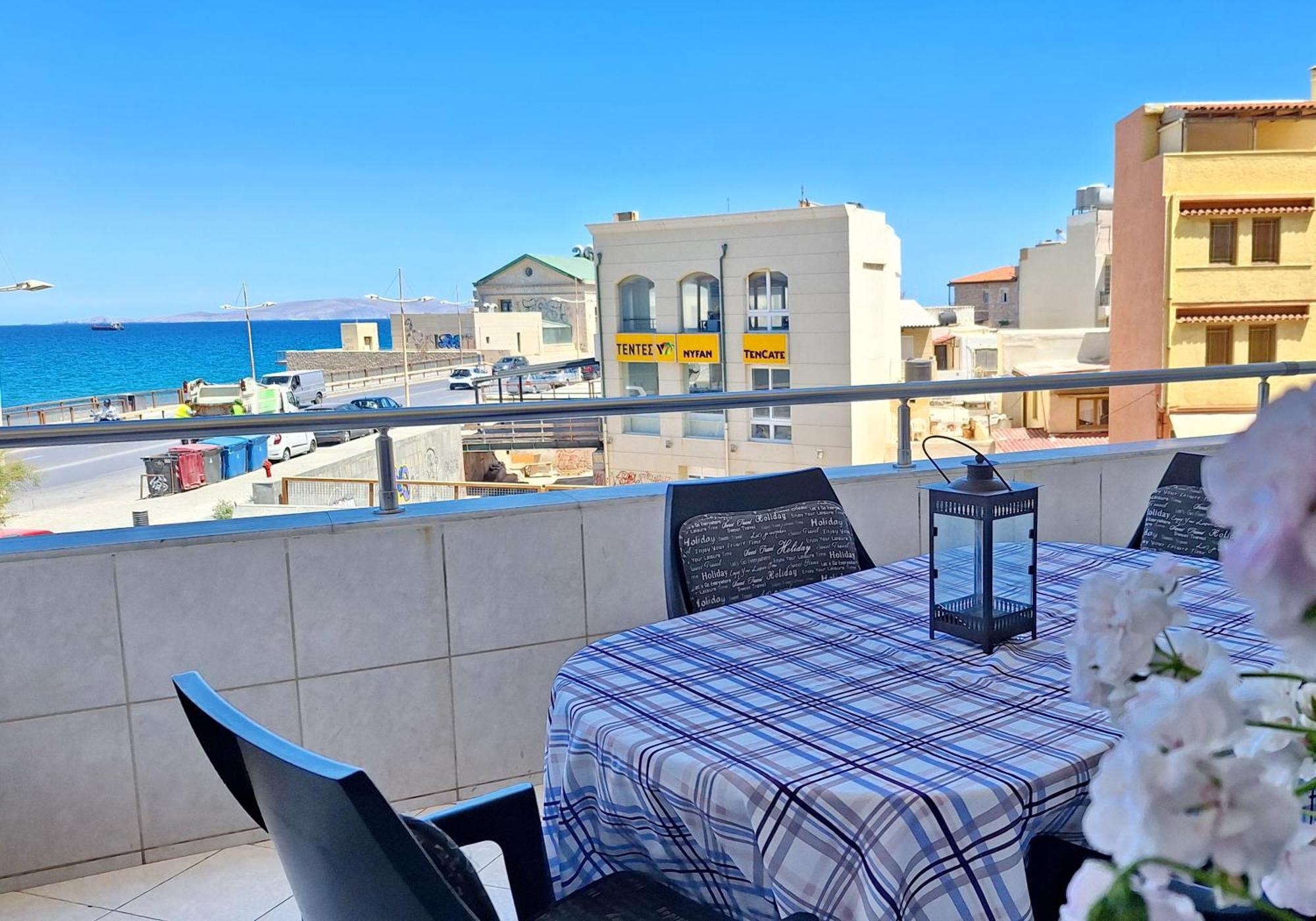 Maria'S Urban Seaview Apartments イラクリオン エクステリア 写真